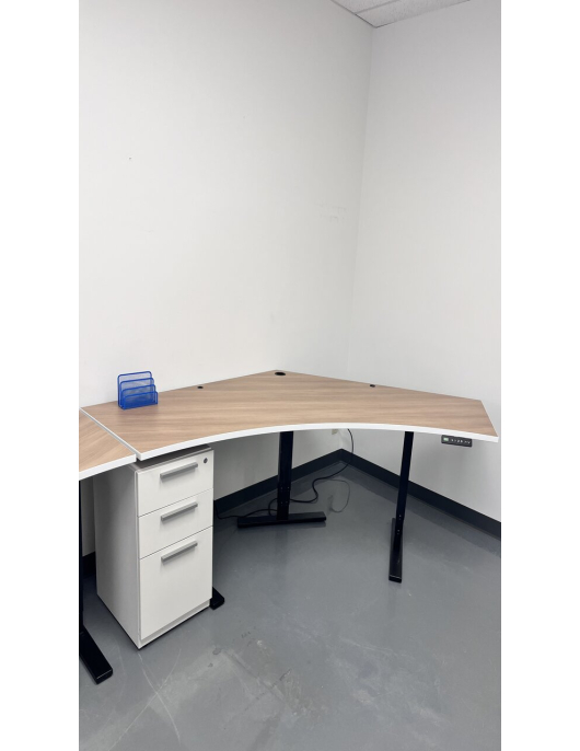 Global U - Adjustable Table 