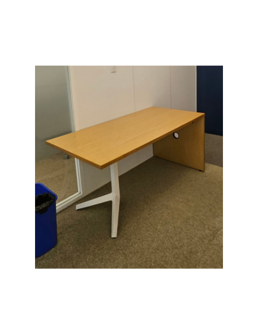 Knoll - Desk Knoll - Desk